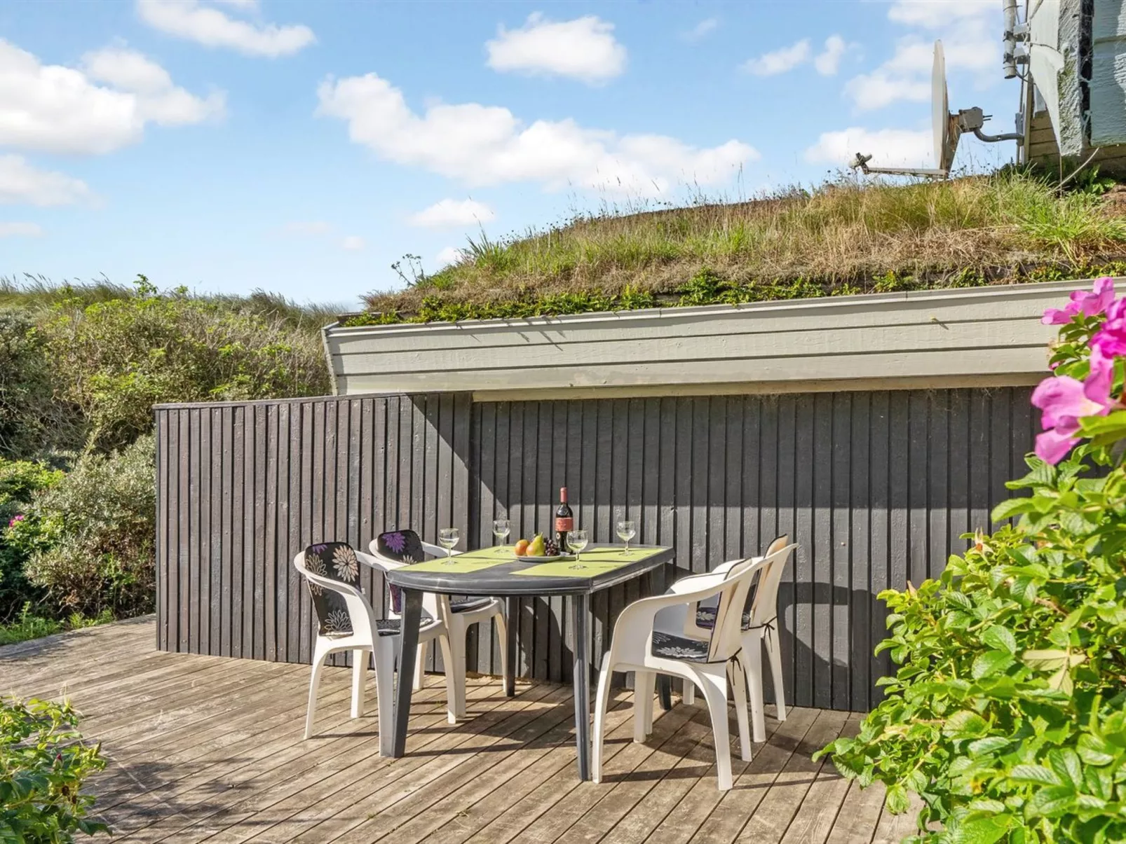 "Madita" - 310m from the sea - Buiten