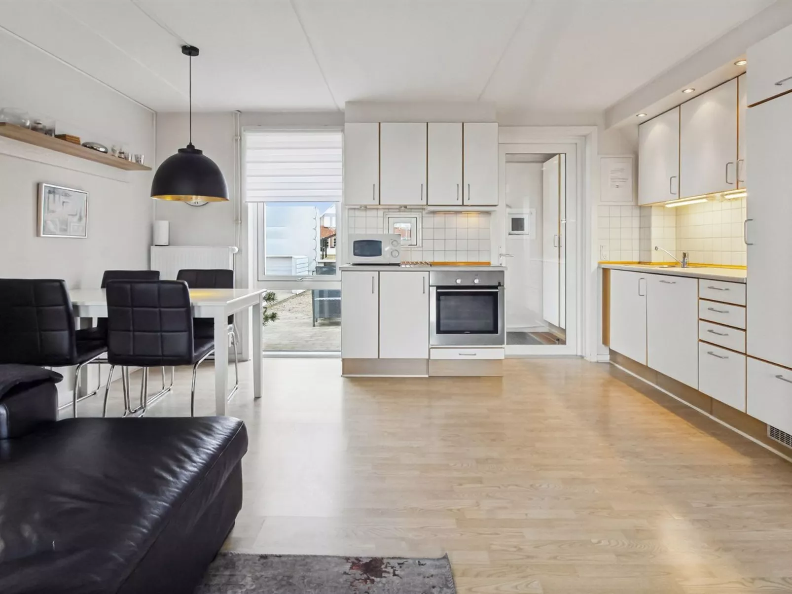 "Aappo" - 2.3km from the sea - Binnen
