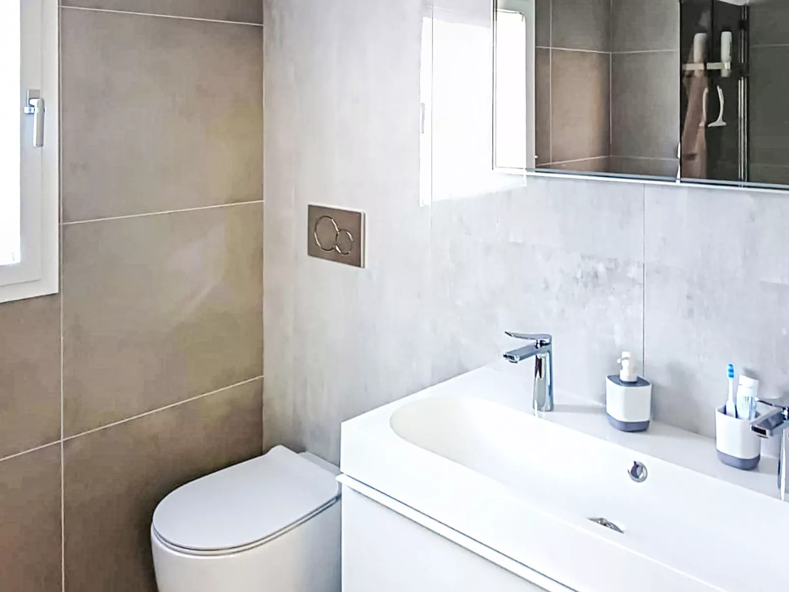 MB Guest House - Binnen