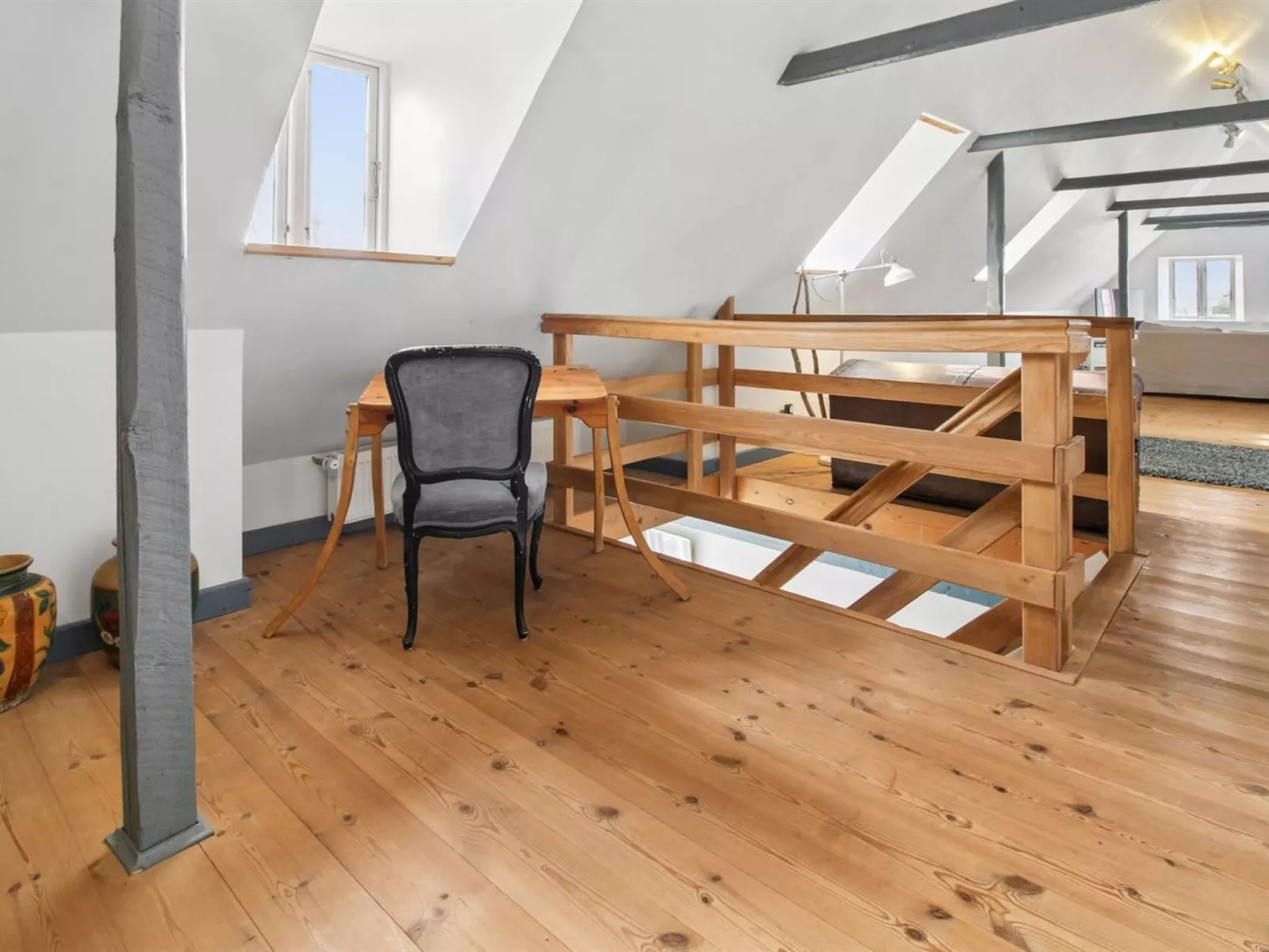 "Myra" - 18km from the sea - Binnen