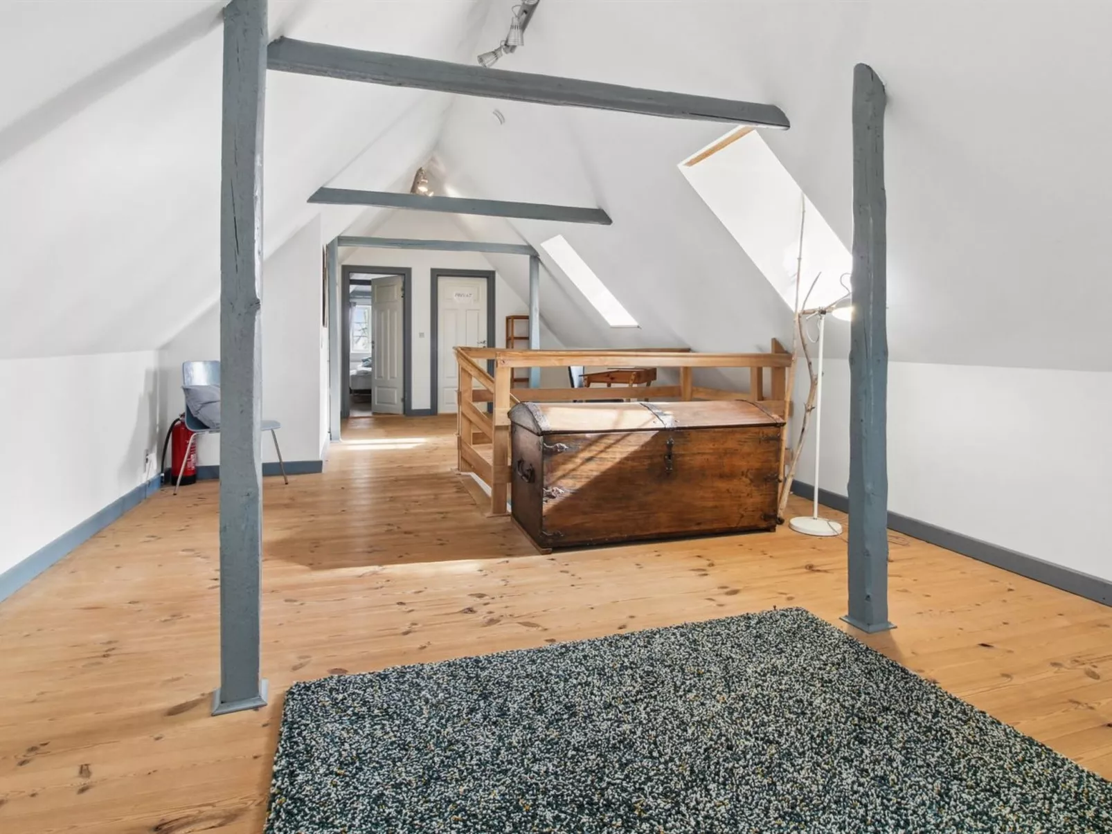 "Myra" - 18km from the sea - Binnen