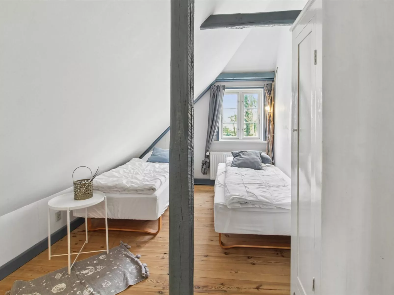 "Myra" - 18km from the sea - Binnen