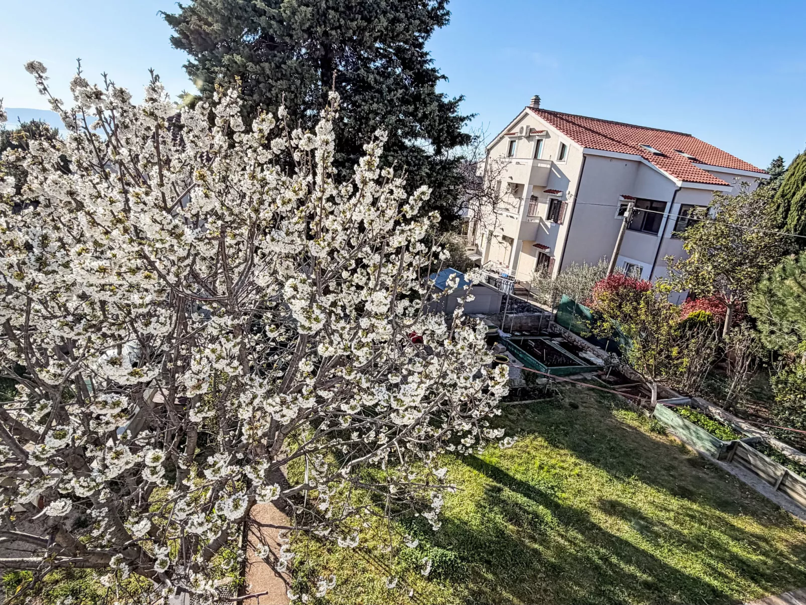 Für 4 Personen ca. 75 m&sup2; in Punat, Adriaküs - Buiten
