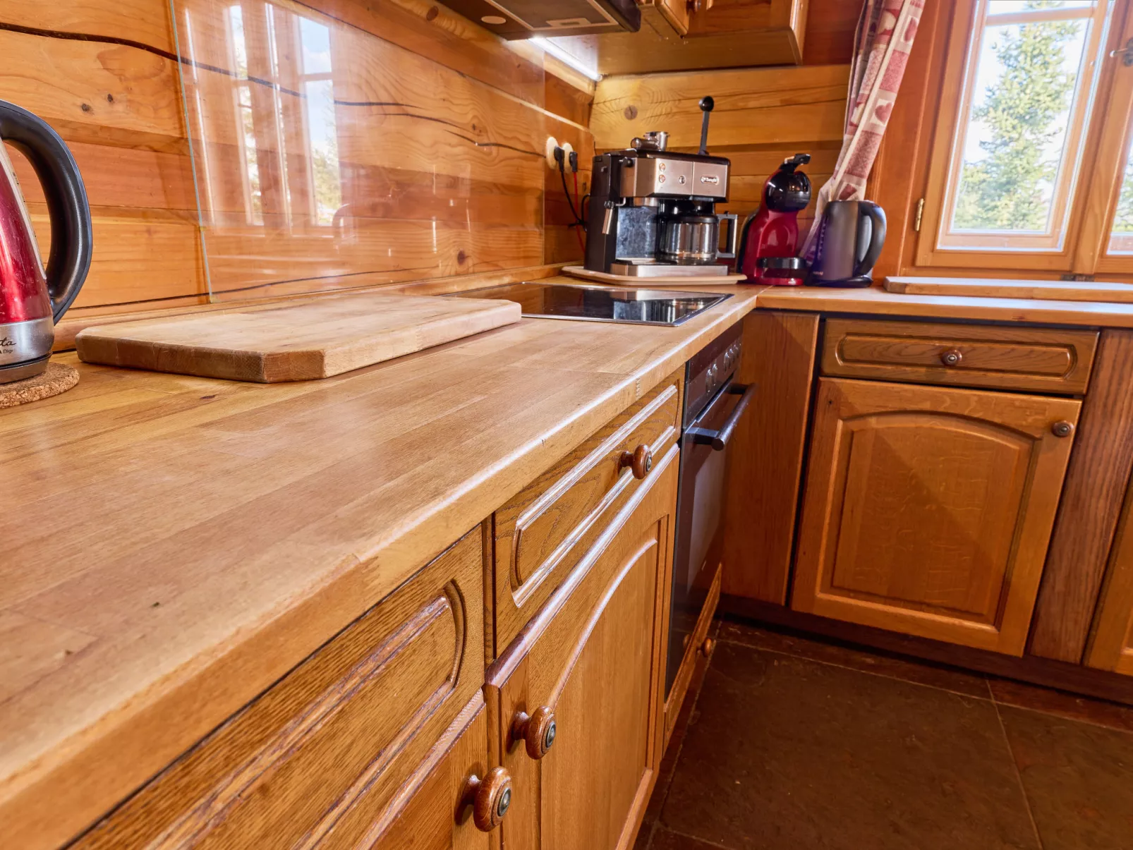 Timber Lodge with Hydromassage - Binnen