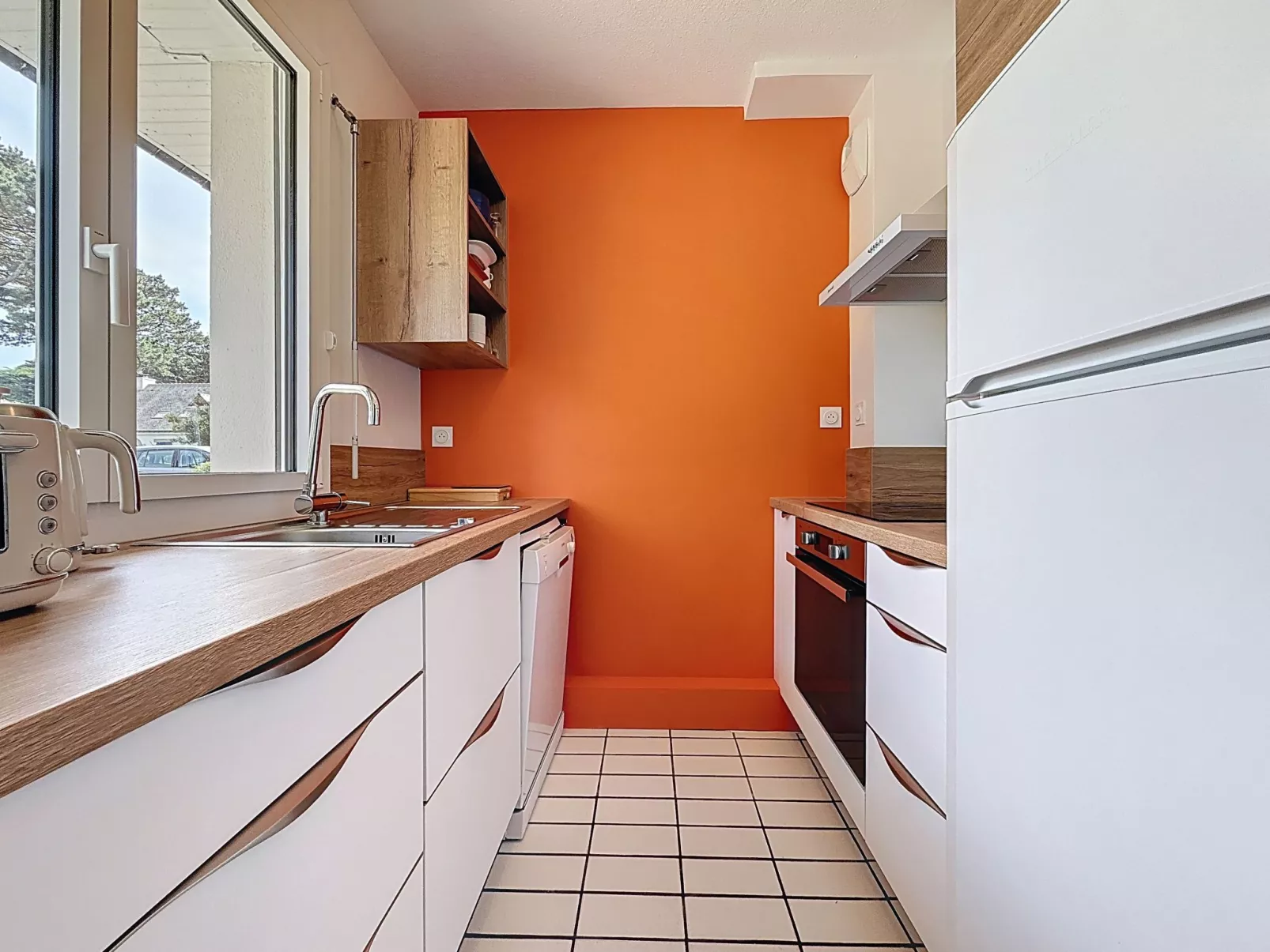 Village de Légenèse - Binnen