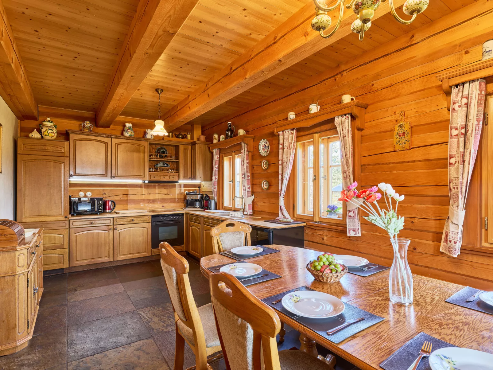 Timber Lodge with Hydromassage - Binnen