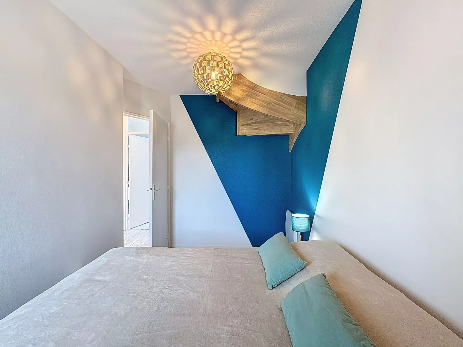 Village de Légenèse - Binnen