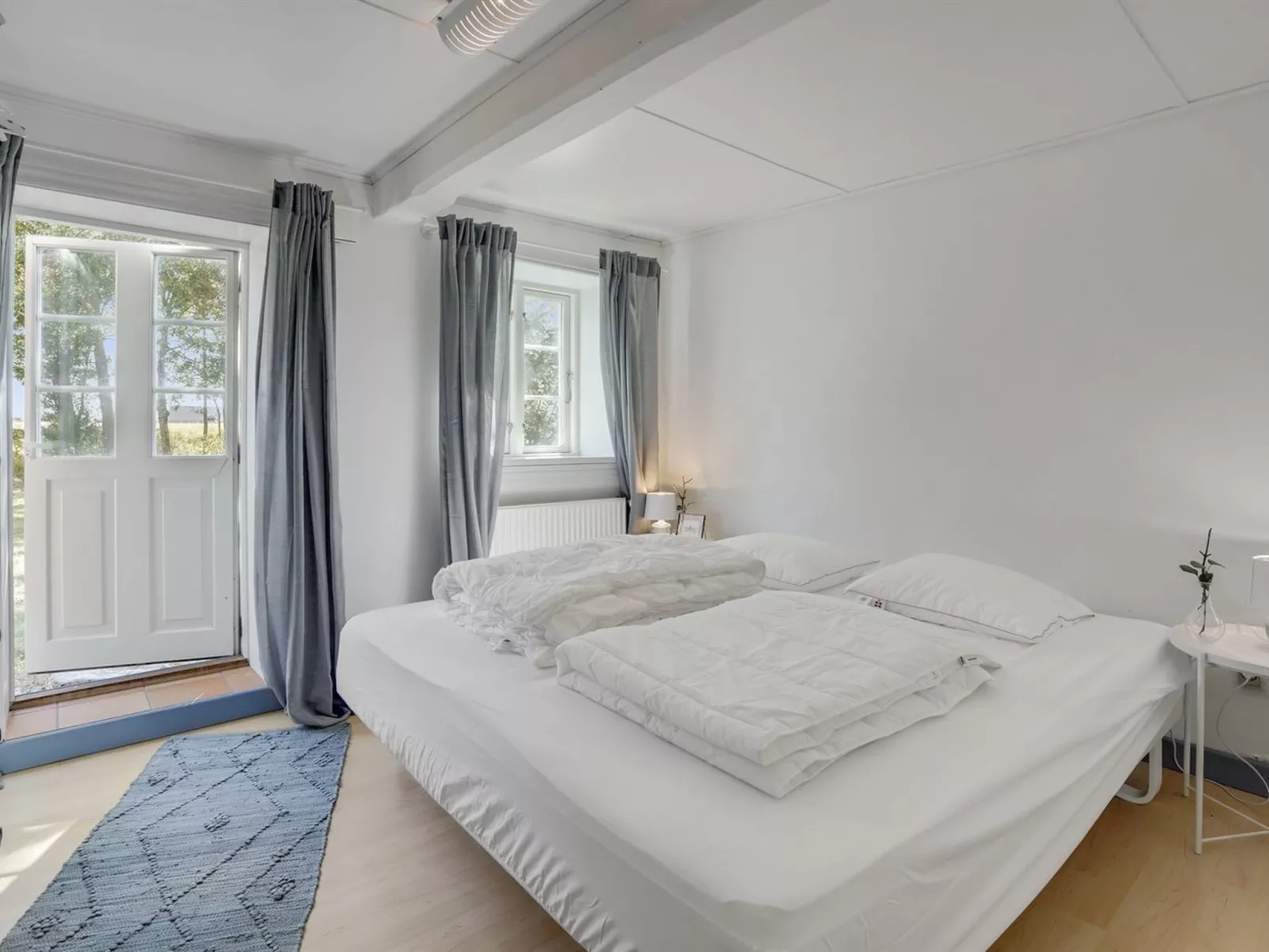 "Myra" - 18km from the sea - Binnen