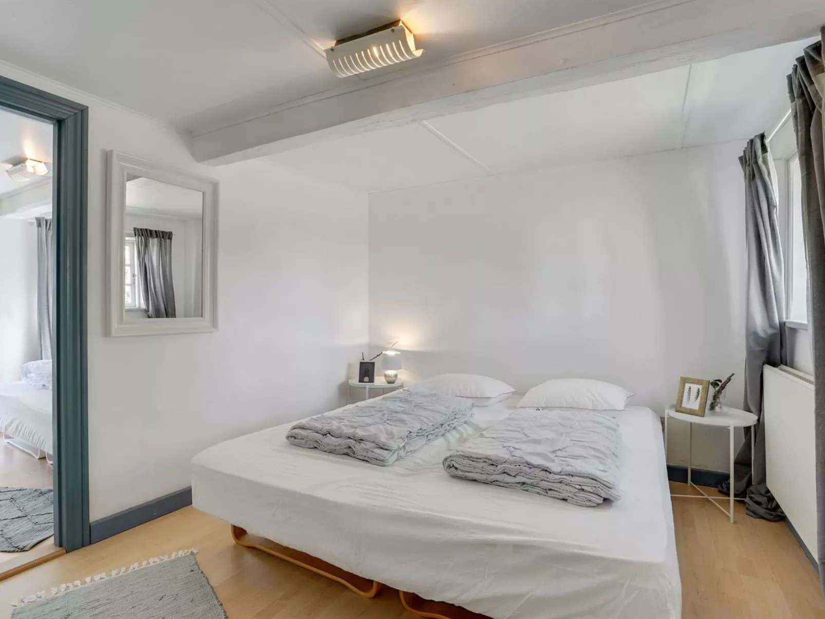 "Myra" - 18km from the sea - Binnen