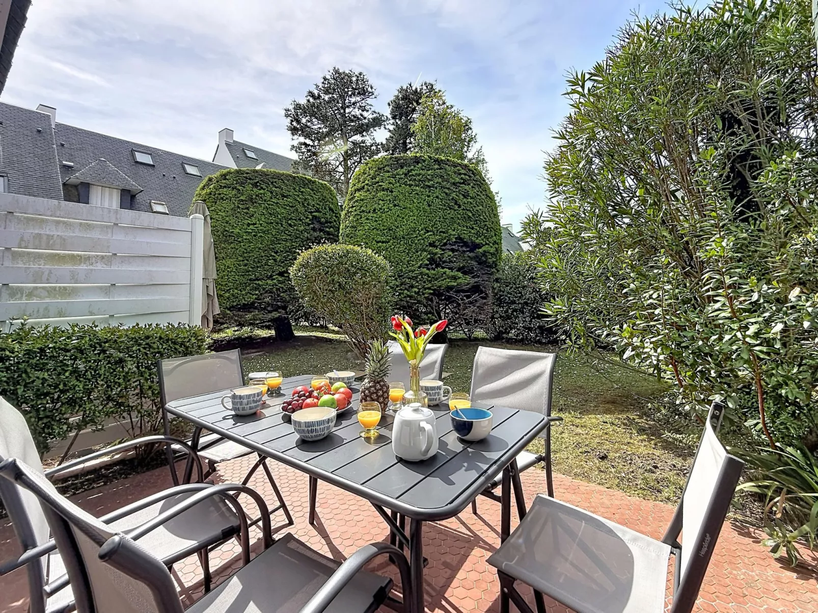 Village de Légenèse - Buiten