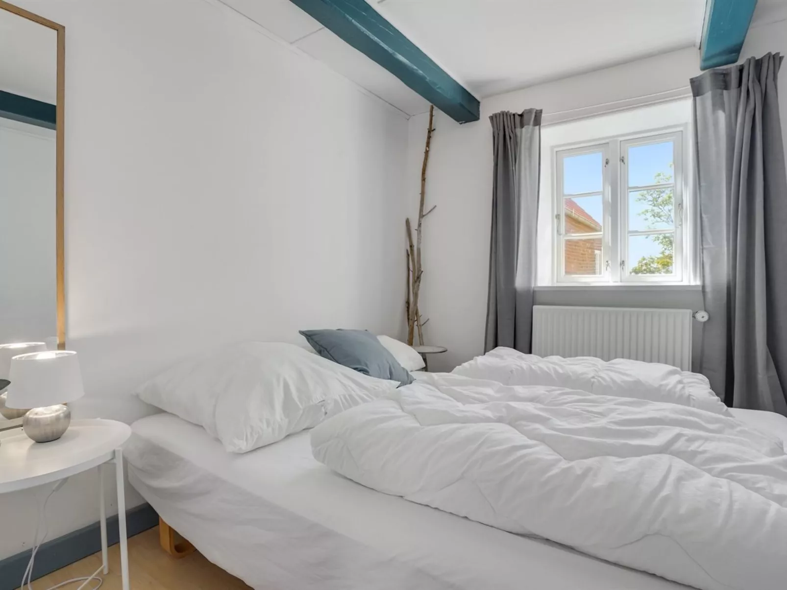 "Myra" - 18km from the sea - Binnen