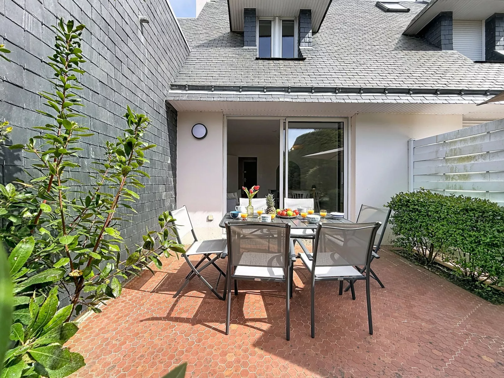 Village de Légenèse - Buiten