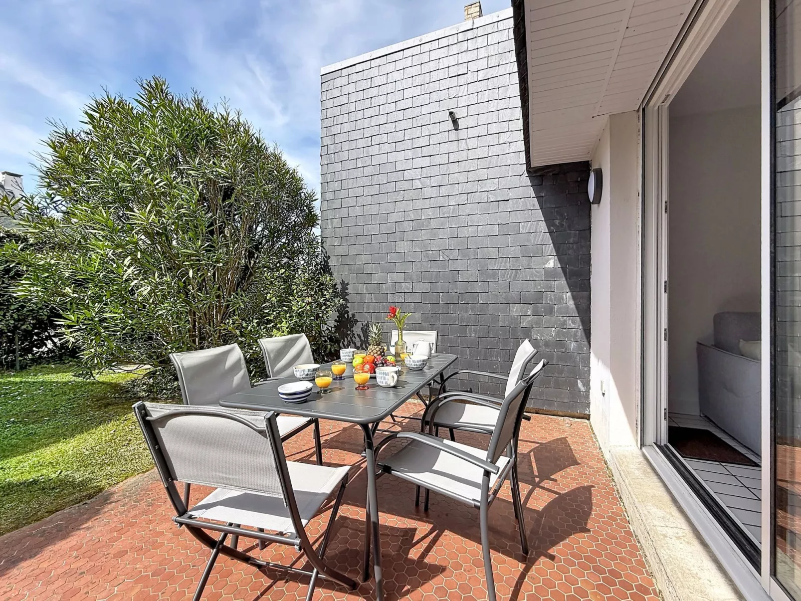 Village de Légenèse - Buiten