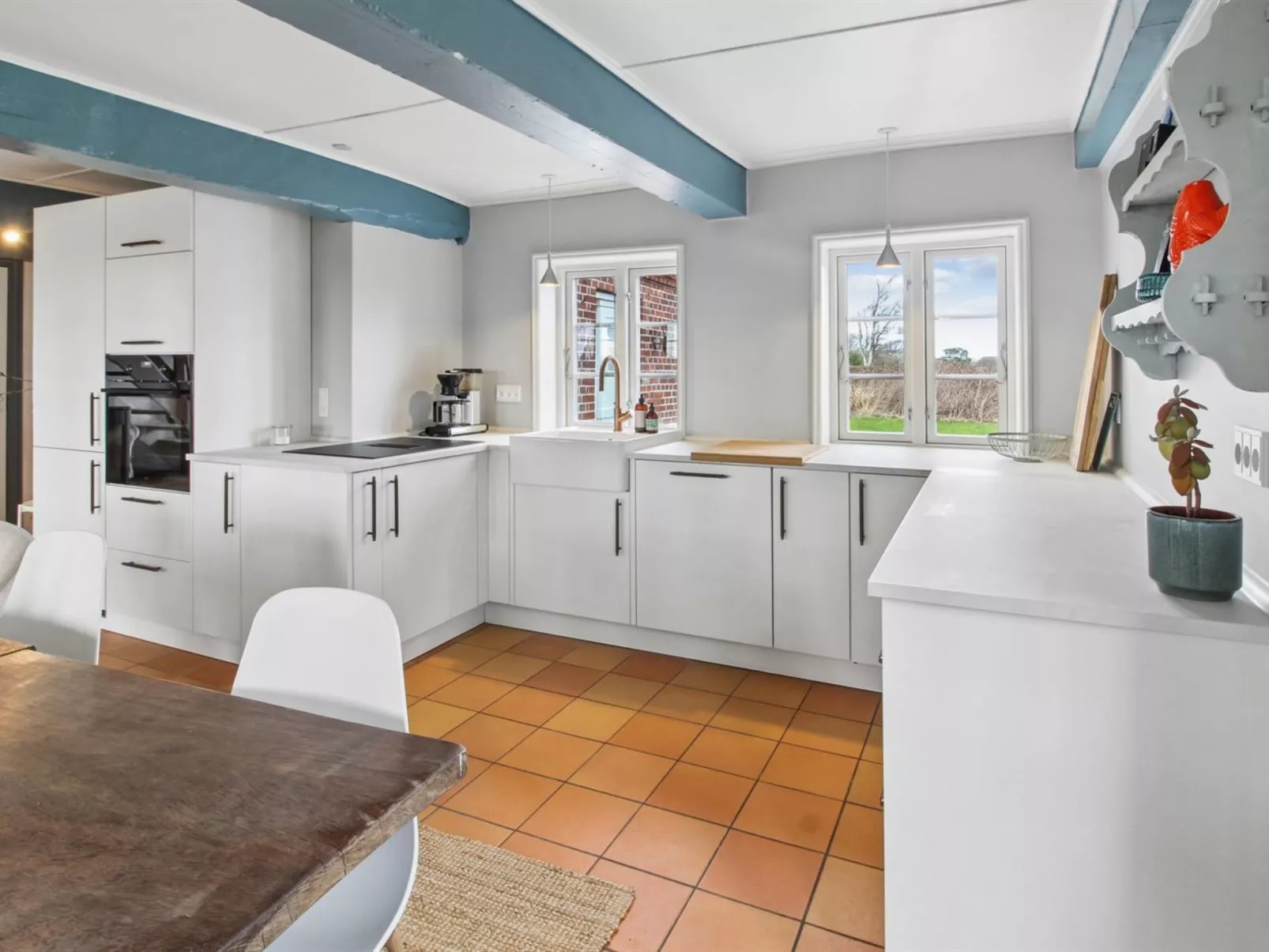 "Myra" - 18km from the sea - Binnen