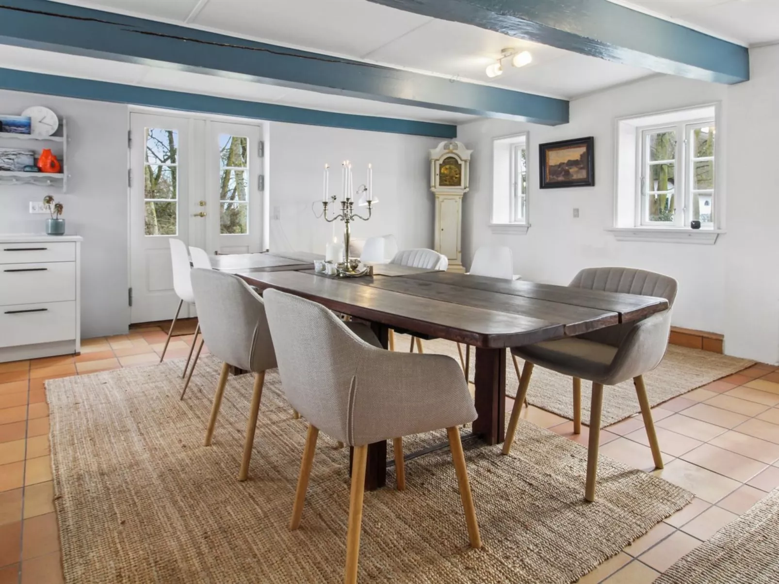 "Myra" - 18km from the sea - Binnen