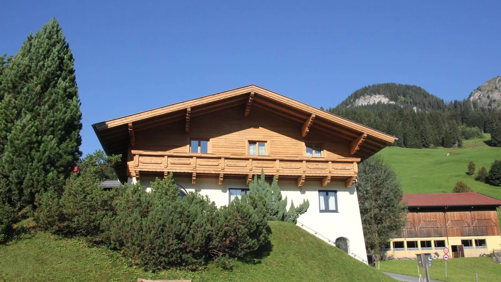 Chalet Kristall I-Buitenkant zomer