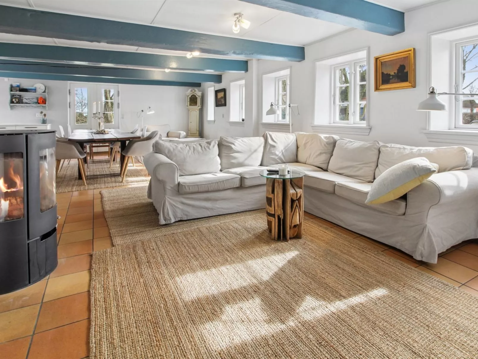 "Myra" - 18km from the sea - Binnen