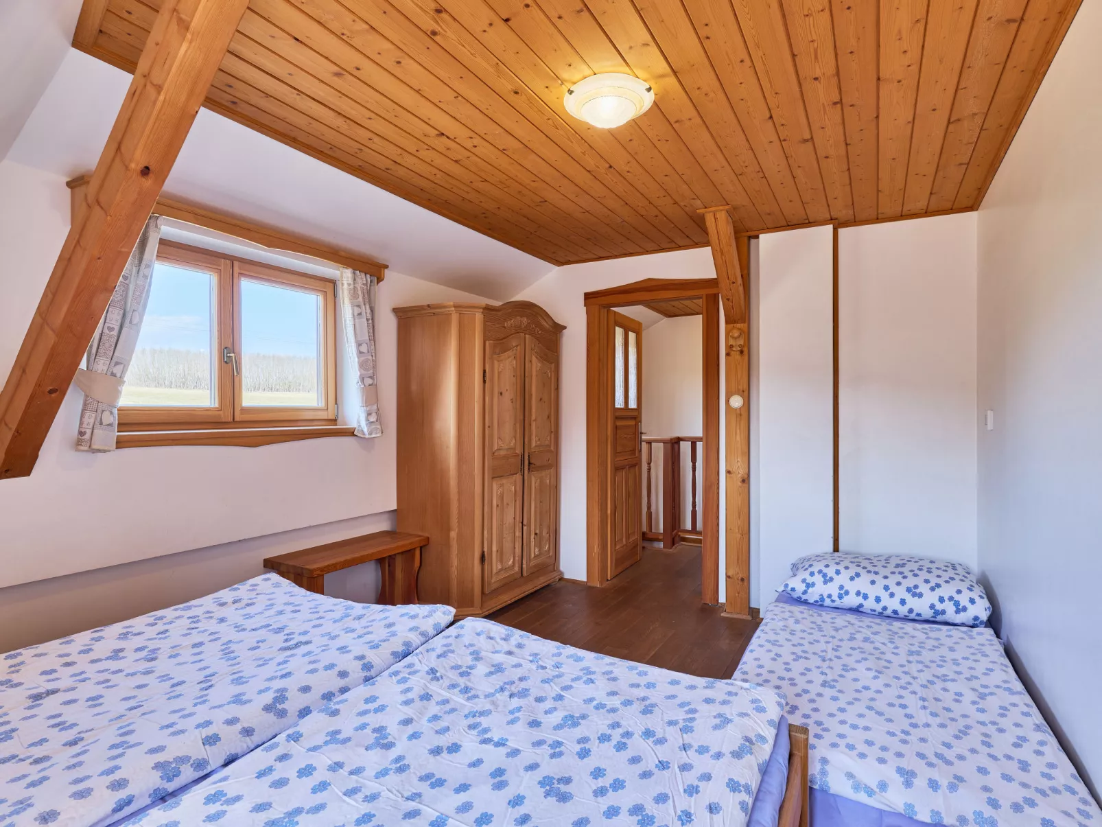 Timber Lodge with Hydromassage - Binnen