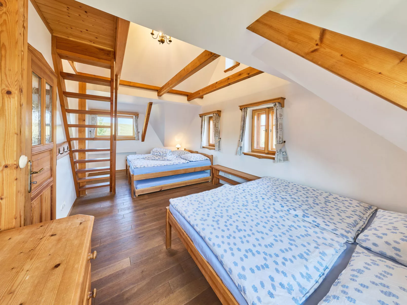 Timber Lodge with Hydromassage - Binnen