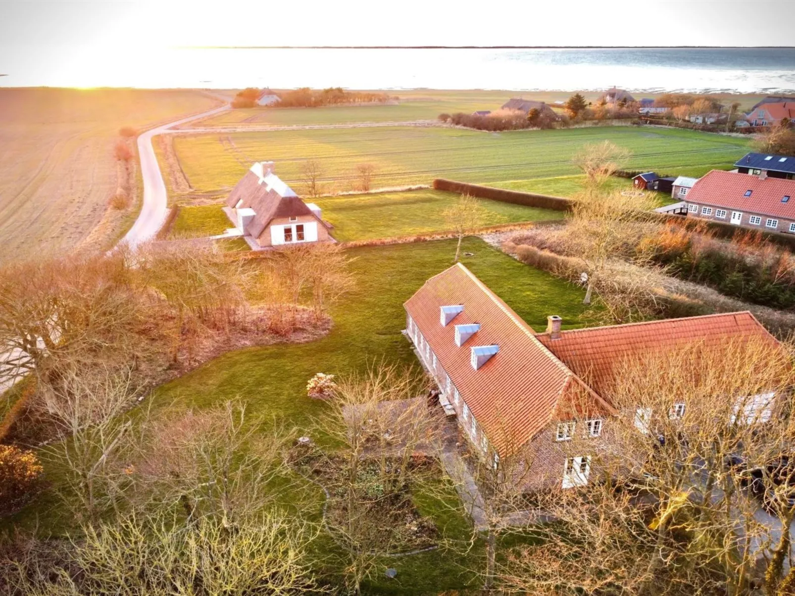 "Myra" - 18km from the sea - Buiten