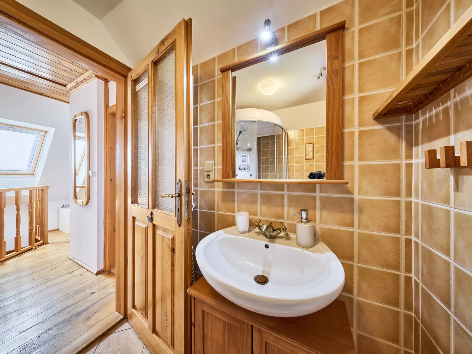 Timber Lodge with Sauna - Binnen