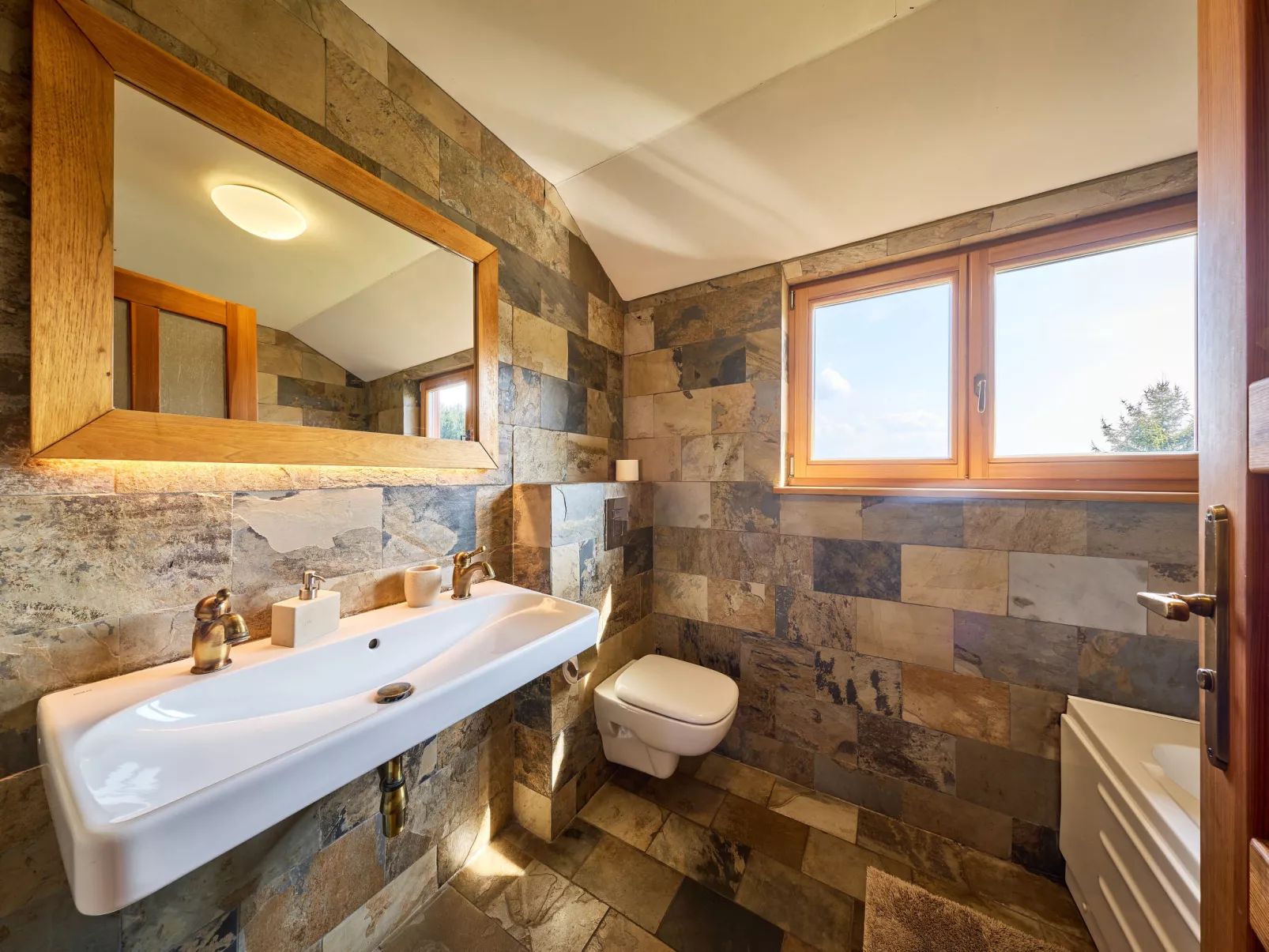 Timber Lodge with Hydromassage - Binnen