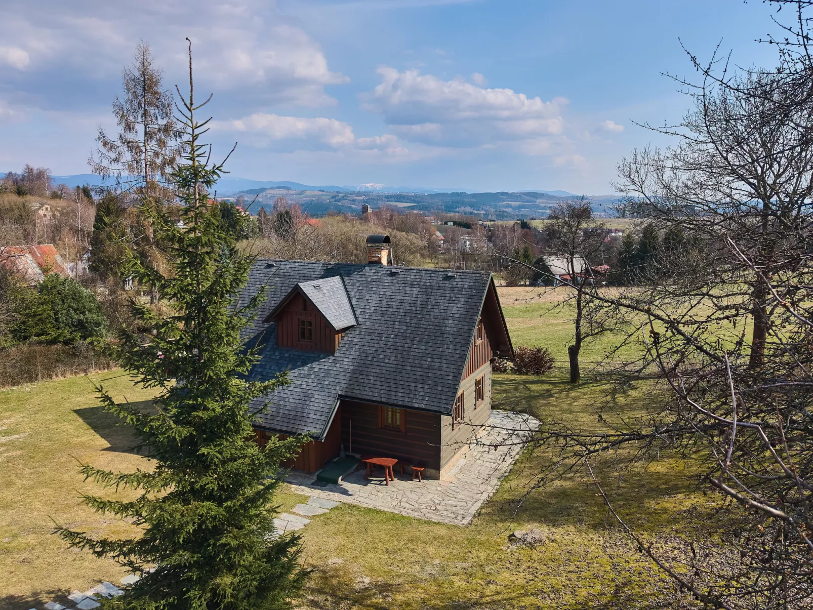 Timber Lodge with Sauna - Buiten
