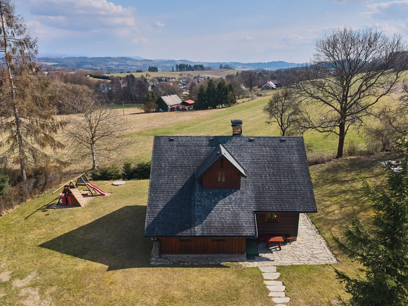 Timber Lodge with Sauna - Buiten