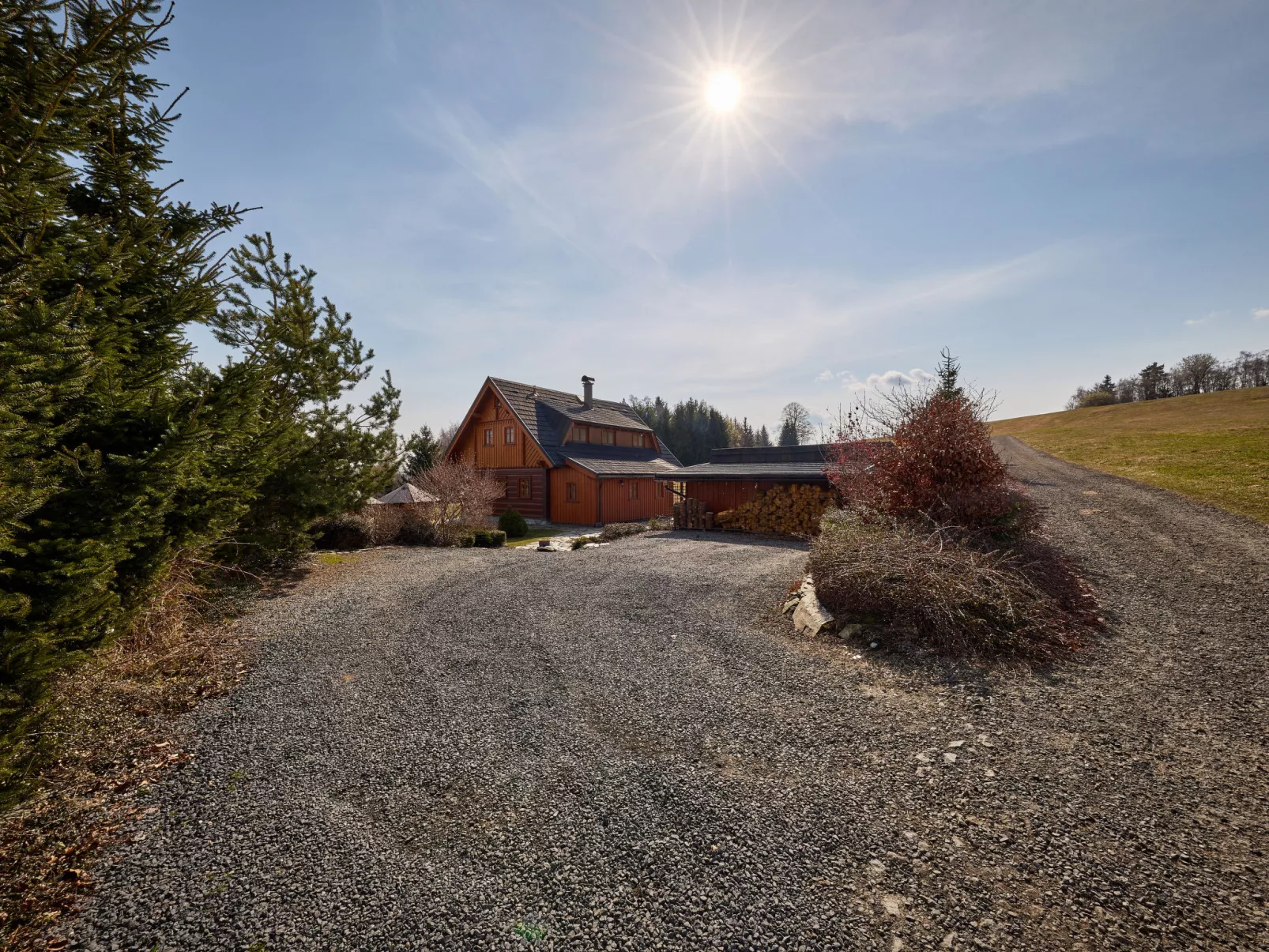 Timber Lodge with Hydromassage - Buiten