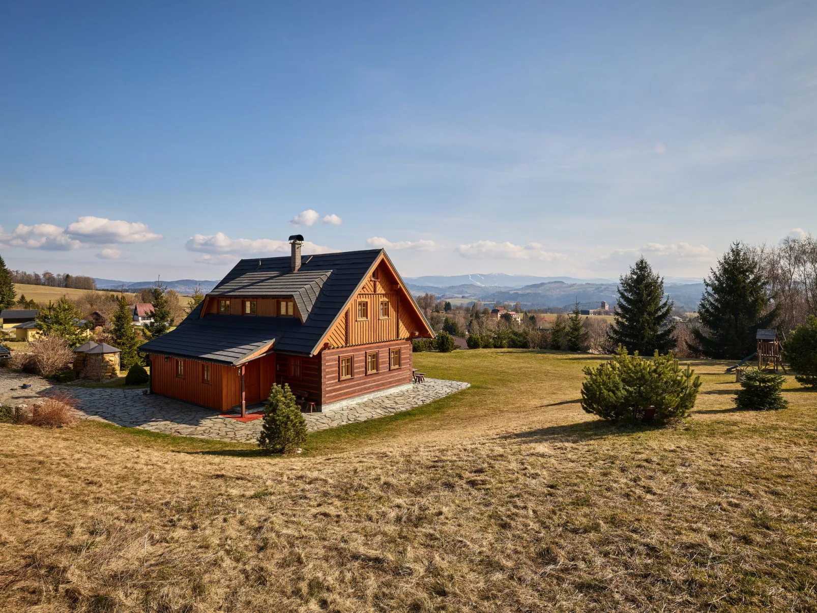 Timber Lodge with Hydromassage - Buiten