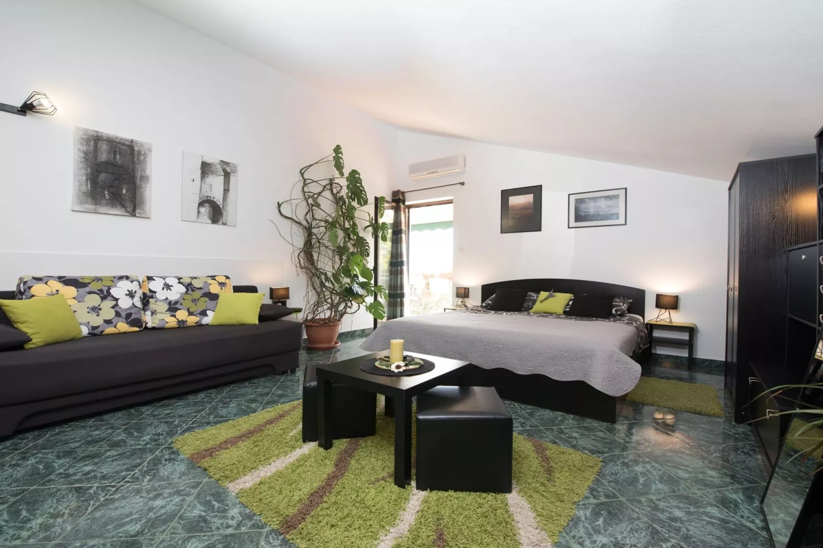 Stylish Lovran Sea View Apartments - Studio Apartment with Balcony and Sea View