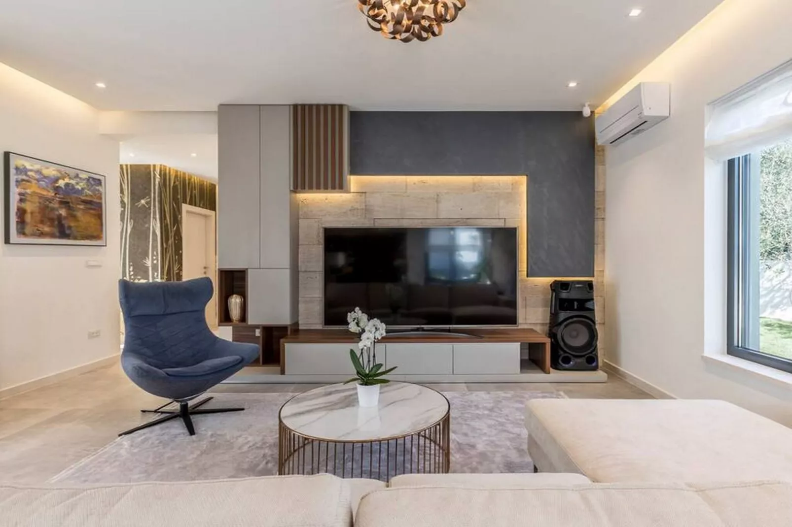 Sophisticated Oasis Residence Villa with Pool - Three Bedroom Villa with Pool