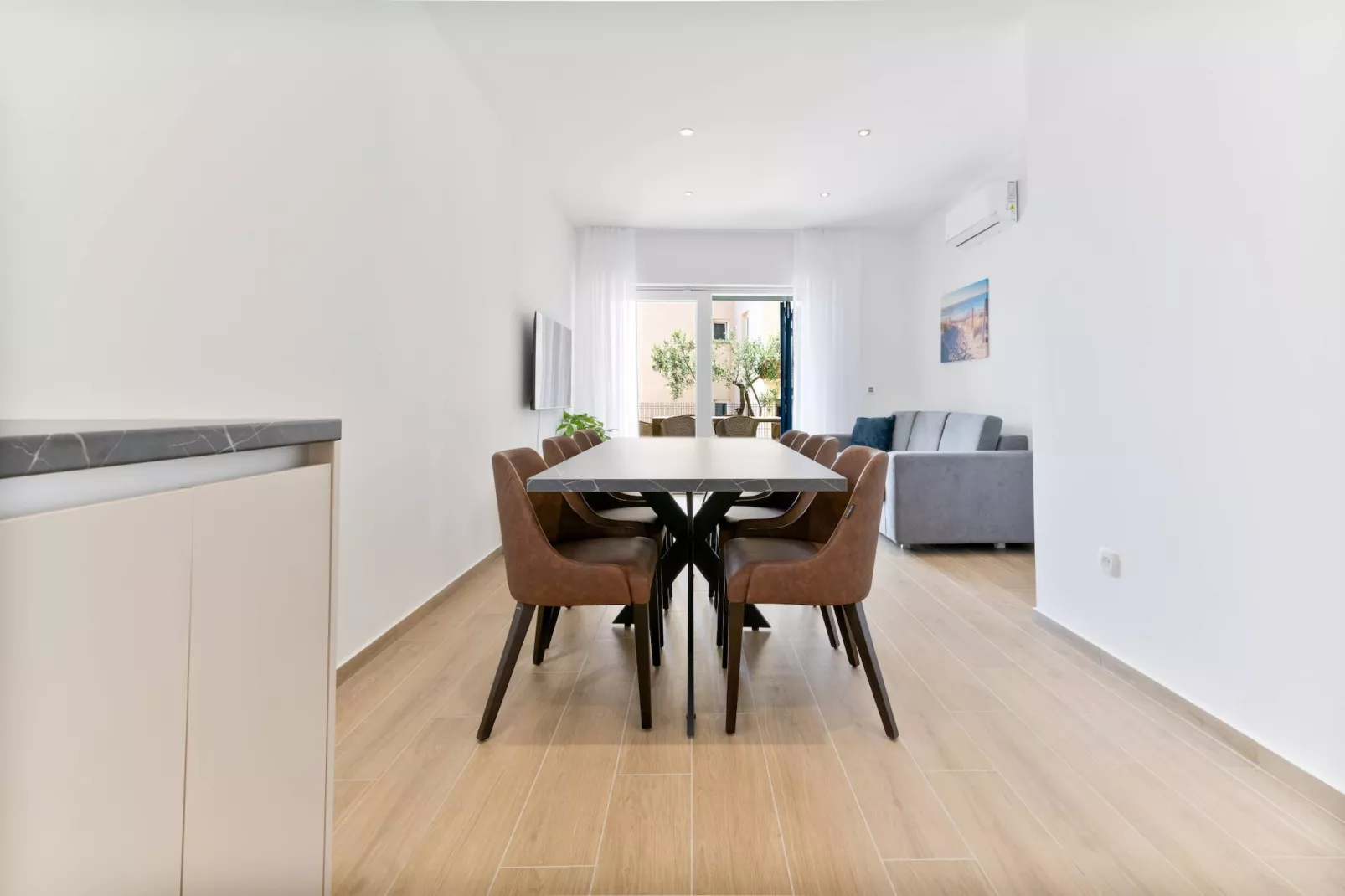 Luxury Living at Horizon Retreat - Standard Two Bedroom Apartment (Owner West S7)