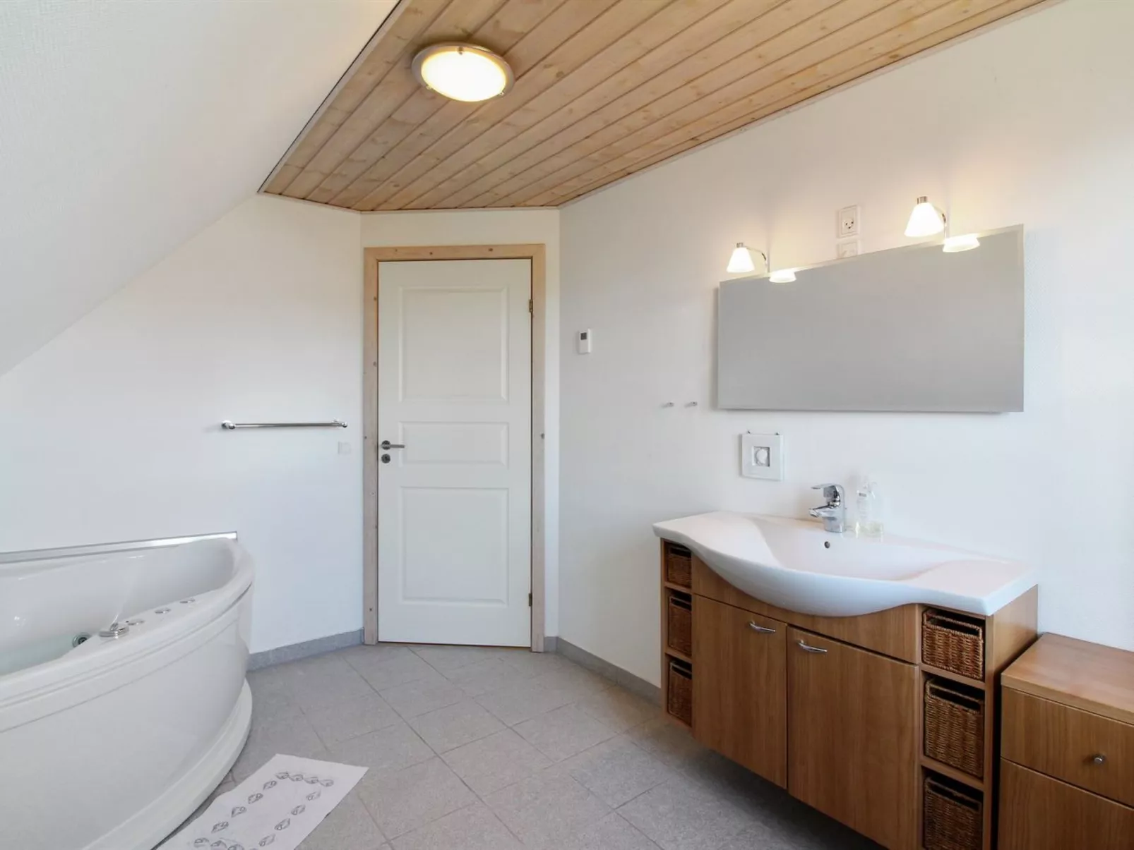 "Othelia" - 1.8km from the sea