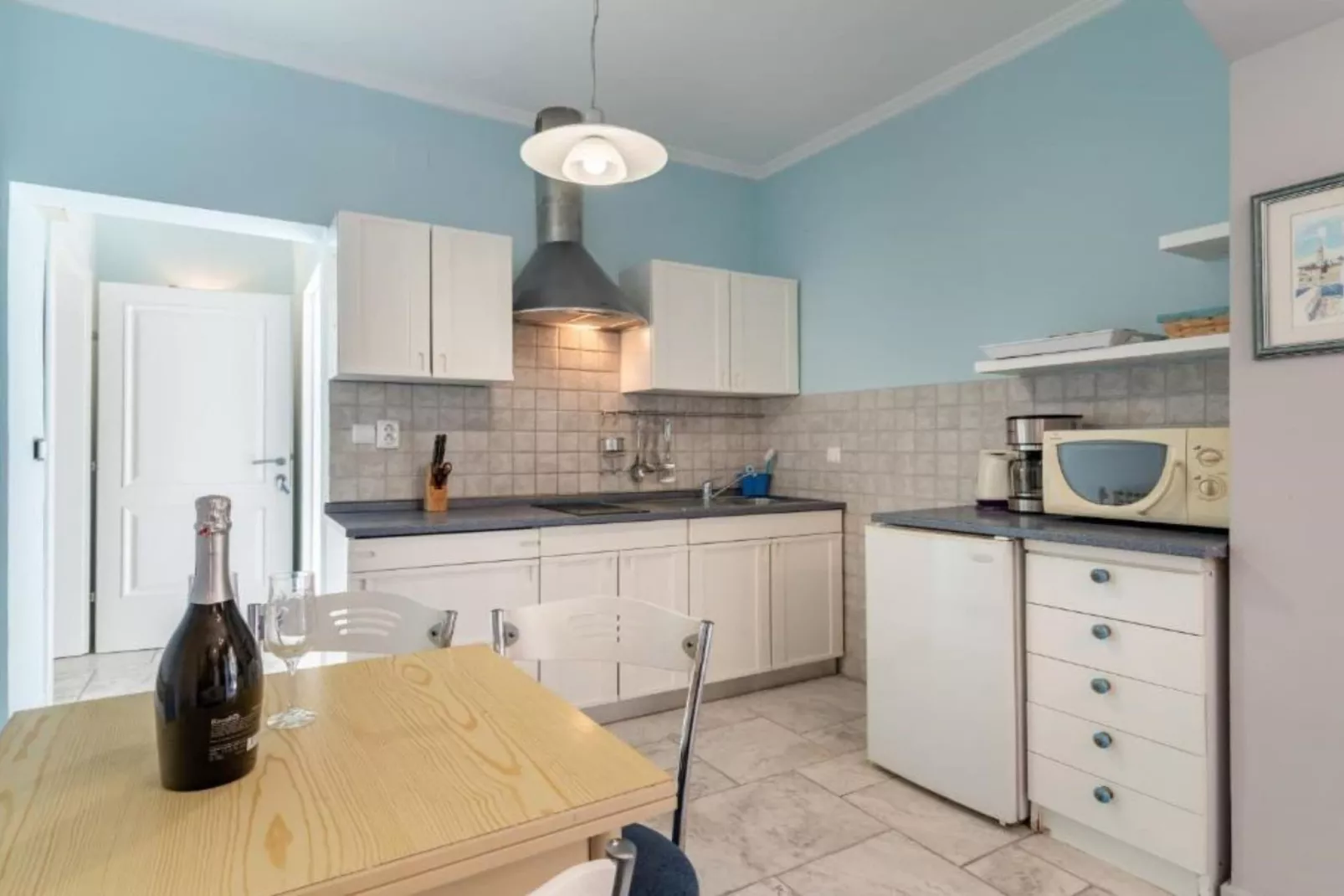 Beachside Serenity Apartments in Barbot - One Bedroom Apartment with Balcony (Owner YELLOW)