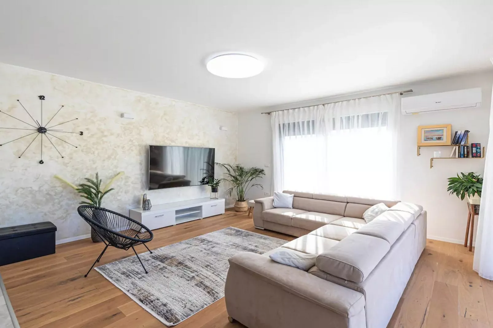 Luxurious Sanctuary Villa Primorski Dolac with Pool - Three Bedroom Villa with Pool