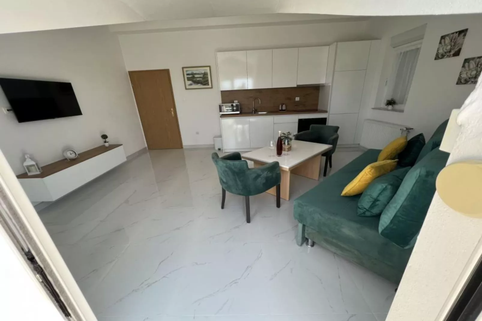 Villa Tomi- Classic Double Room With Sea View (9)