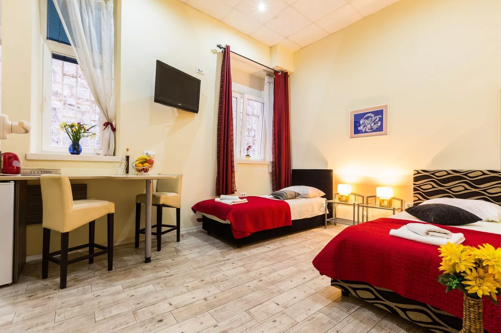 Charming and Historic Old Town Apartments - Twin Room
