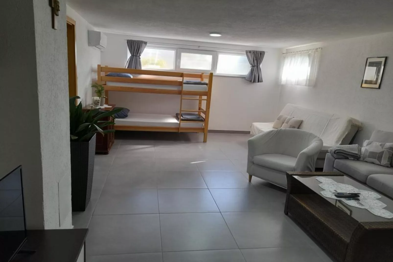 Peaceful Apartments Harfa - Two Bedroom Apartment 3