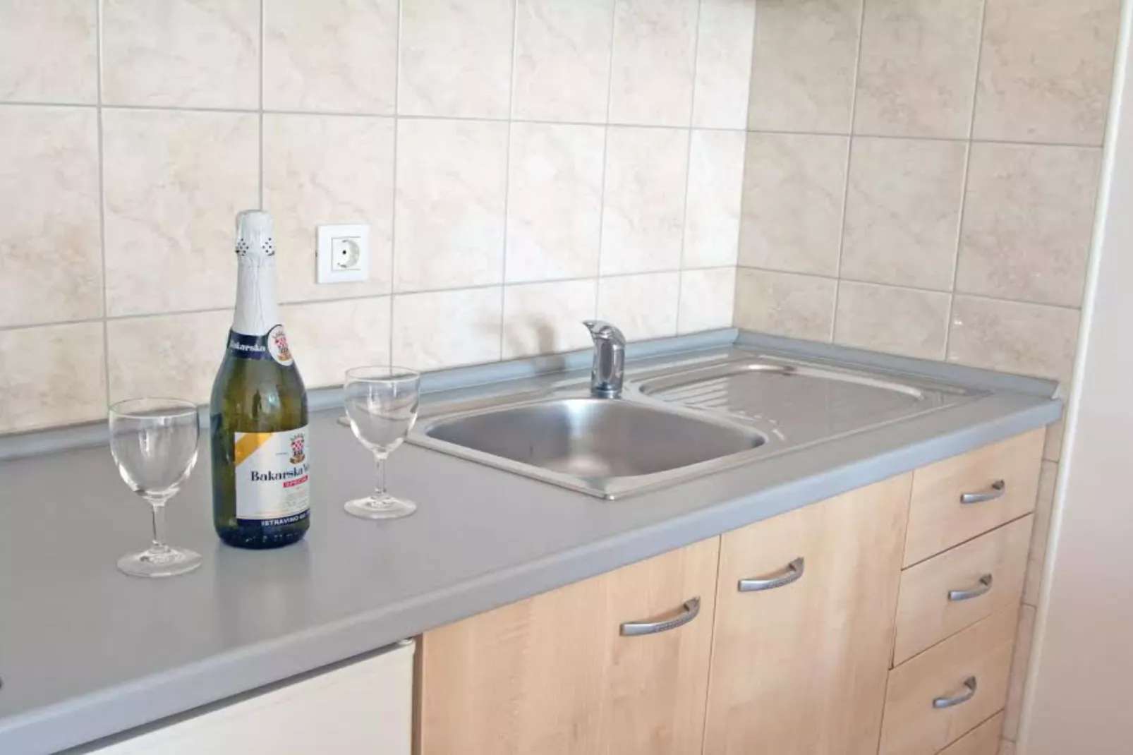 Beachfront Apartments Tamarix - Superior One Bedroom Apartment (Grand) 2