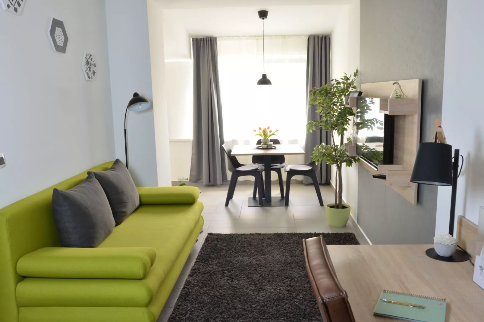 Stylish Apartments with Osijek Near Top Attractions - Comfort Studio Apartment - Maks