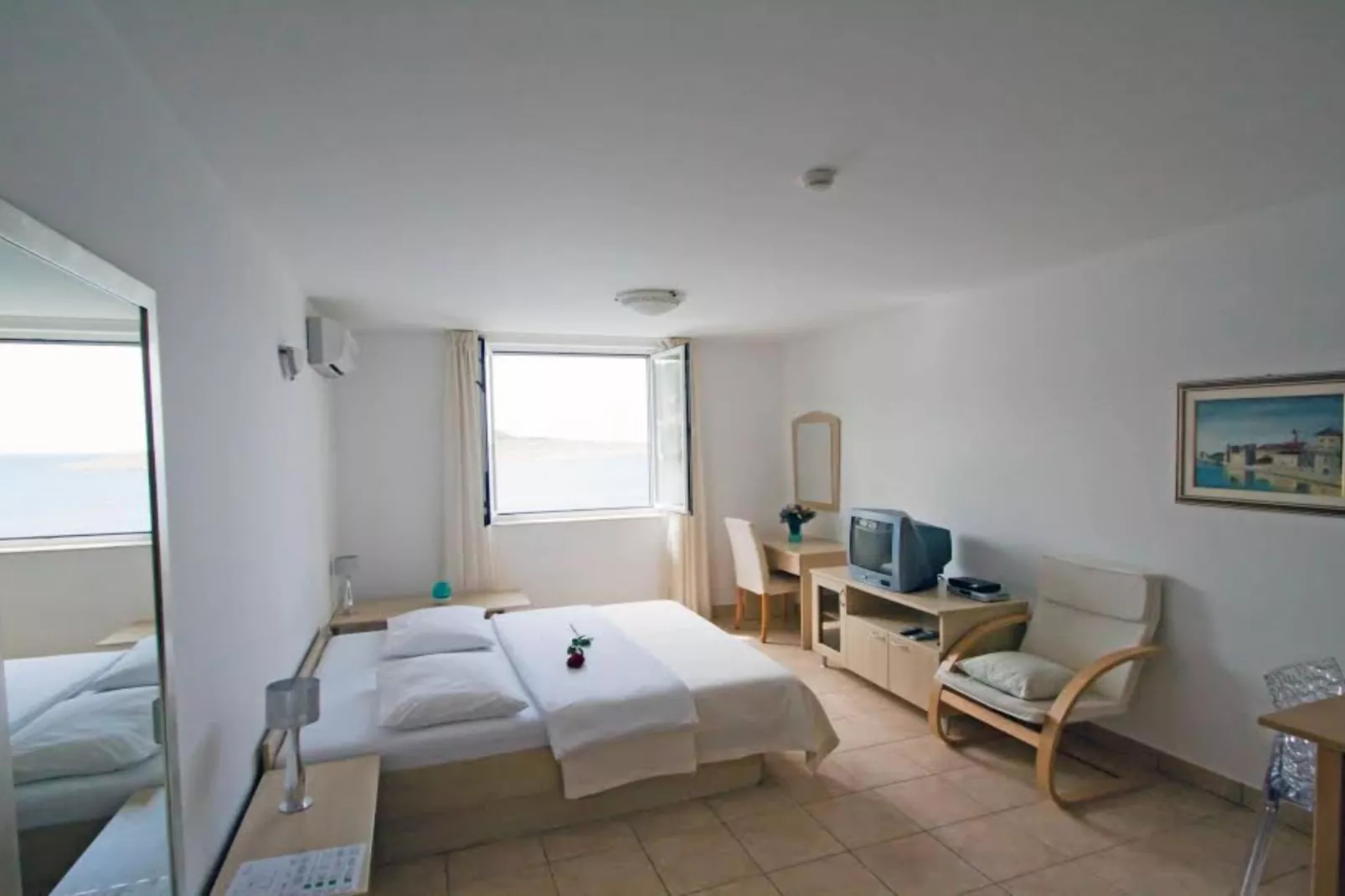 Beachfront Apartments Tamarix - Studio Apartment 2