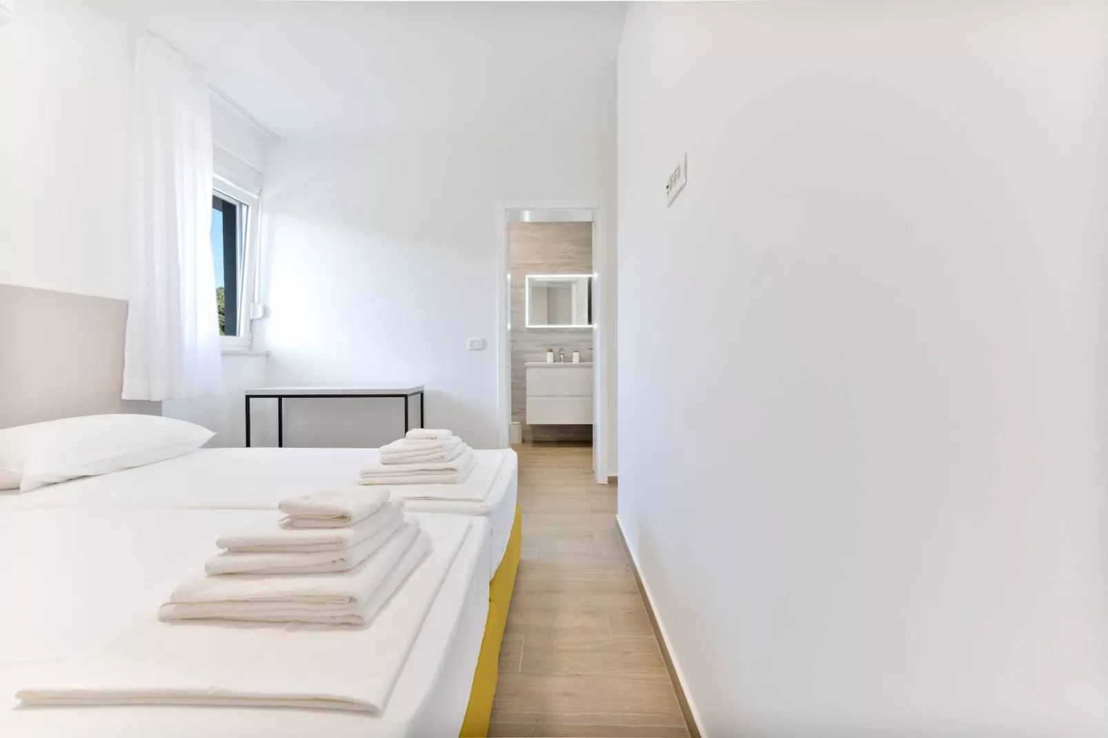 Luxury Living at Horizon Retreat - Comfort Three Bedroom Apartment (owner Central S8) - Slaapkamer