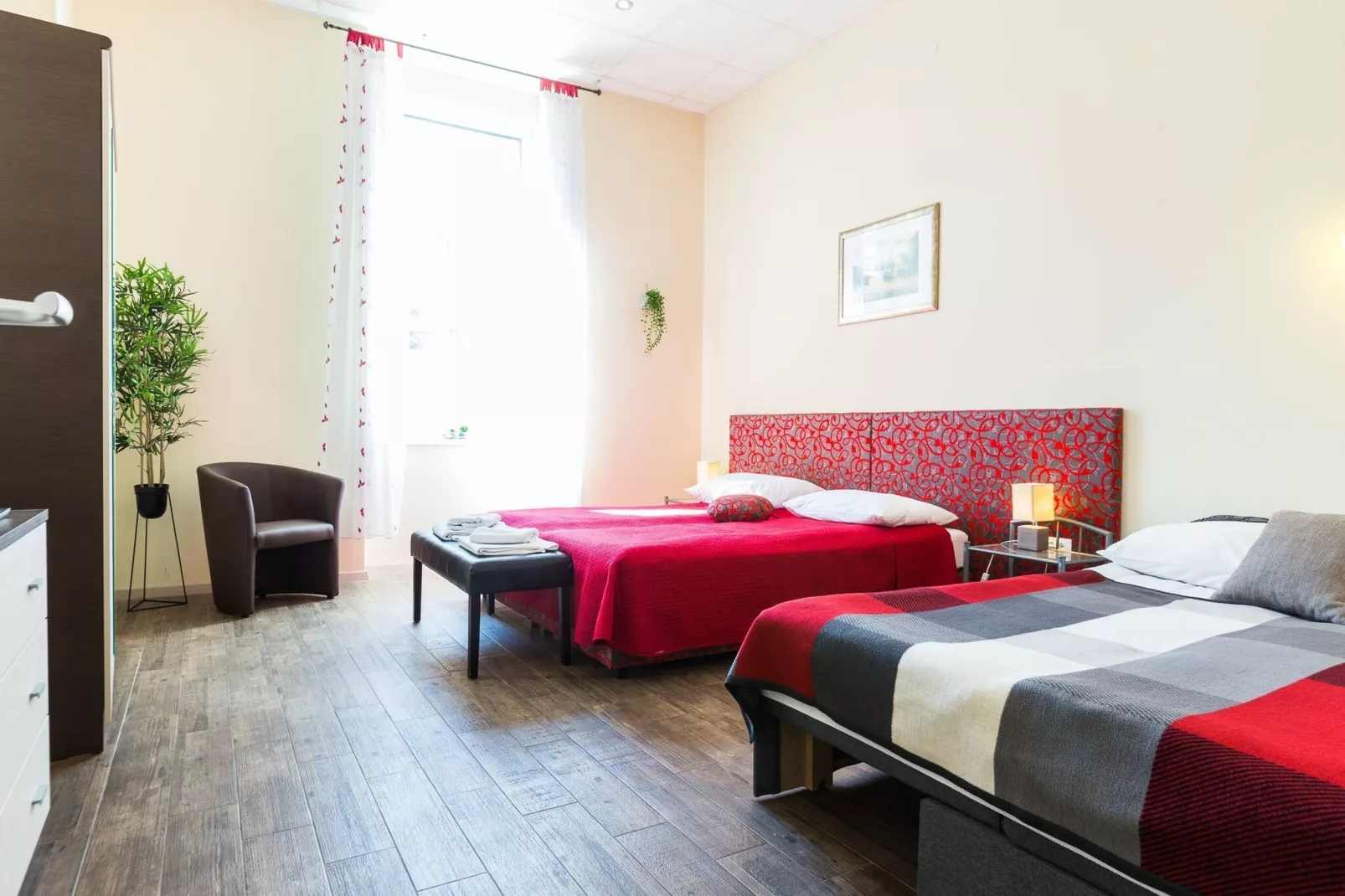 Charming and Historic Old Town Apartments - One Bedroom Apartment - Slaapkamer