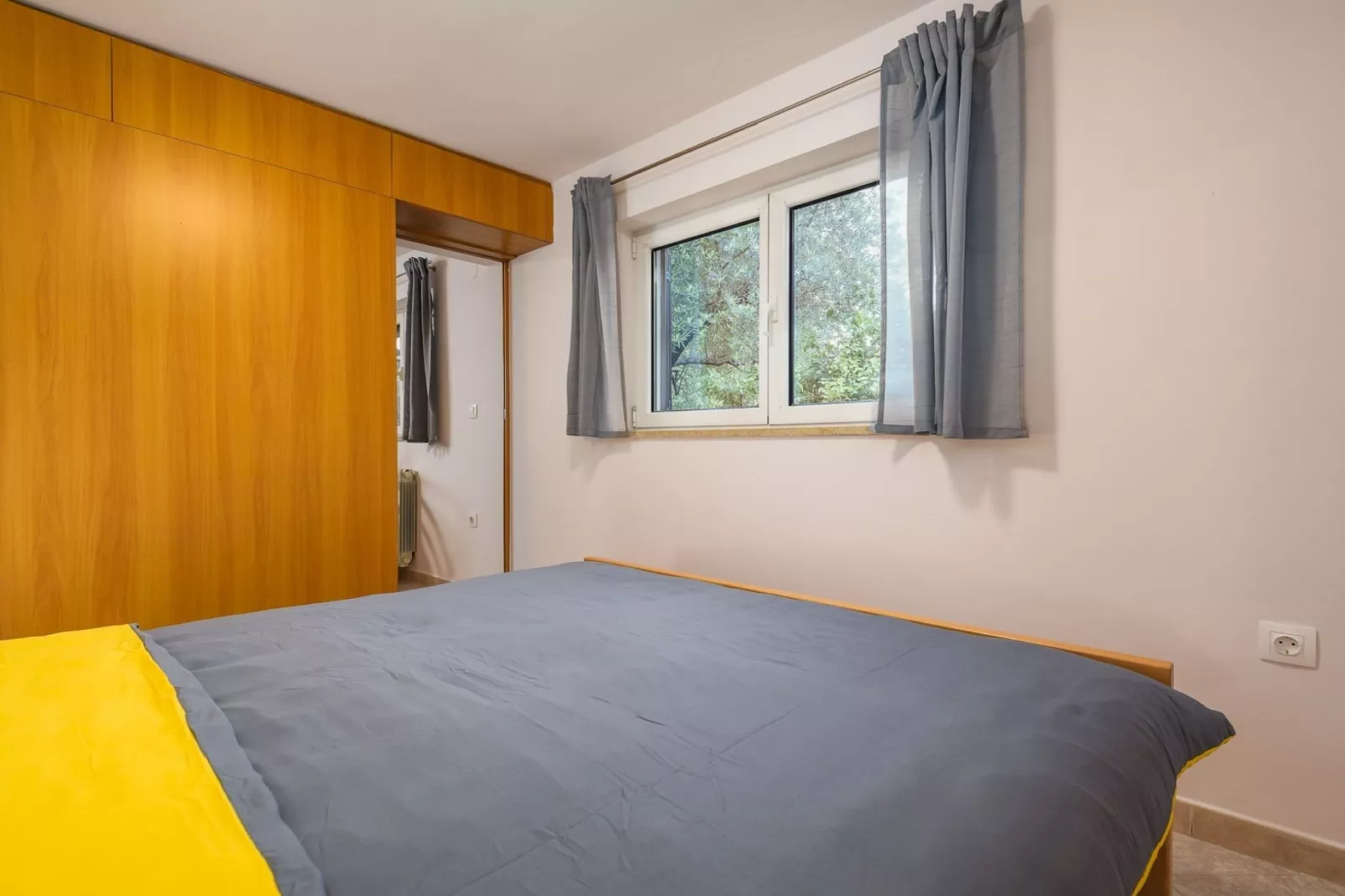 Charming Lovran Apartments with Wonderful Sea View -  One Bedroom Apartment - Slaapkamer