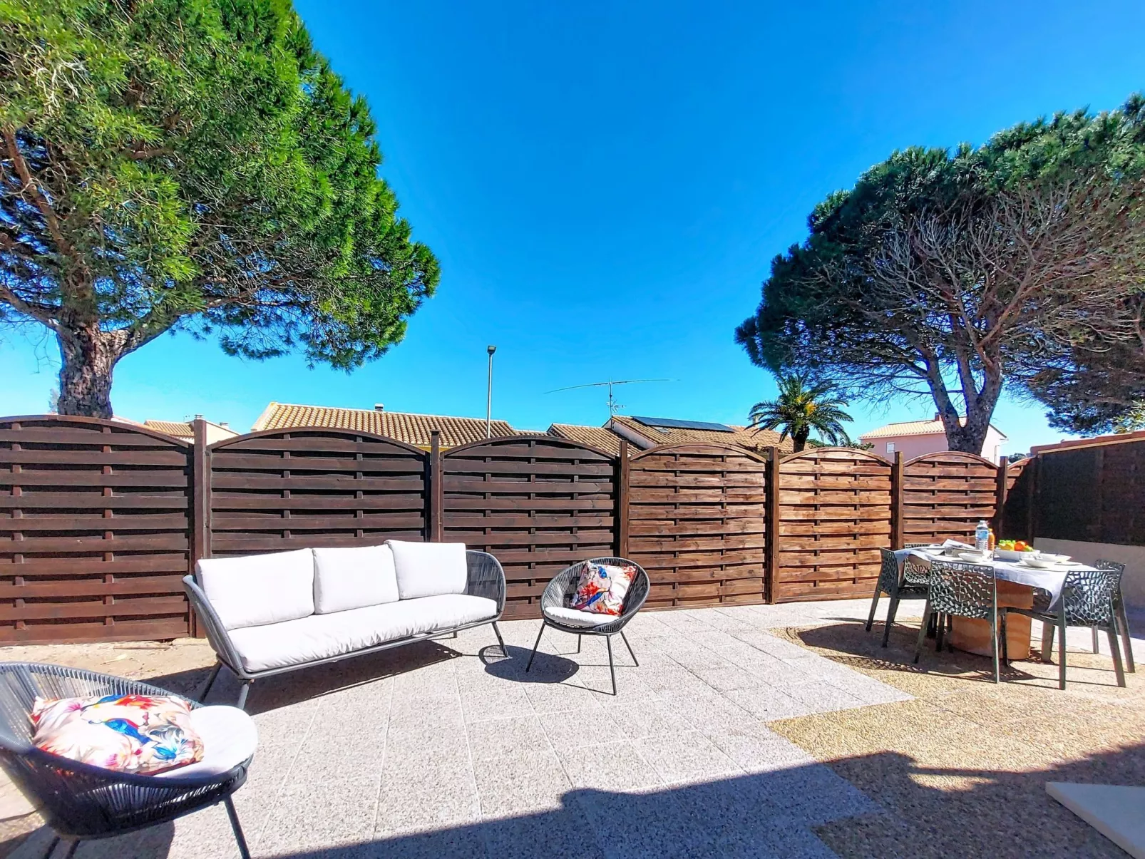 Le Mas des Oliviers - Buiten