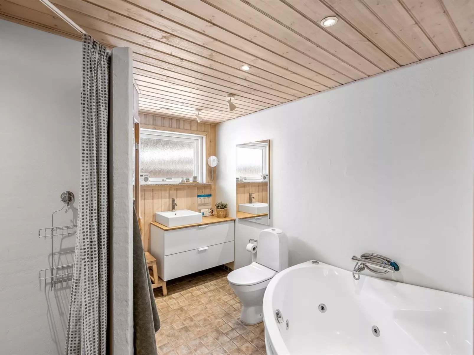 "Rickmer" - 1.9km from the sea - Binnen