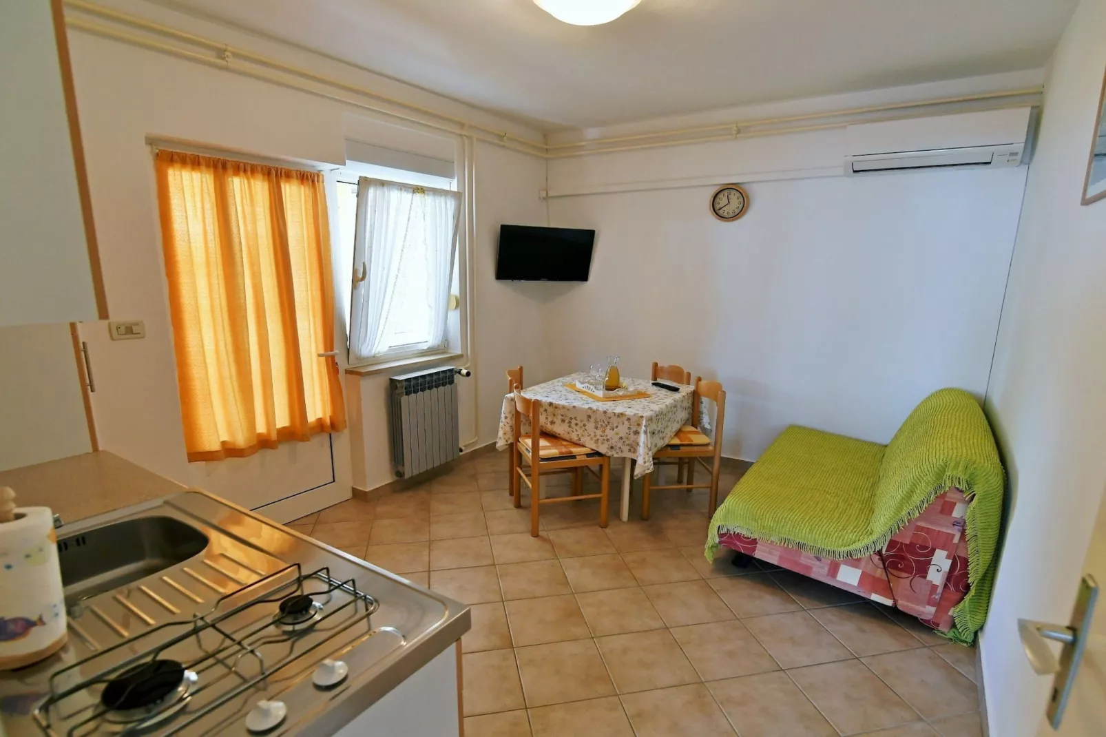 Scenic Retreat Rooms and Family Apartments - One Bedroom Apartment with Terrace - Keuken