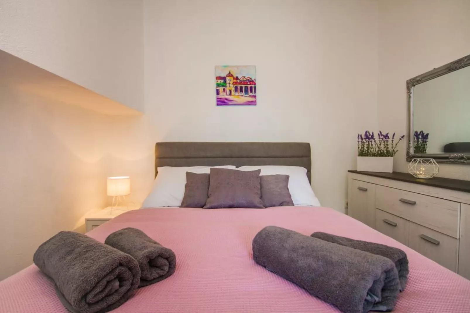 Tranquil Getaway Villa Prapatnica with Pool and Garden - Three  Bedroom Villa with Pool - Slaapkamer