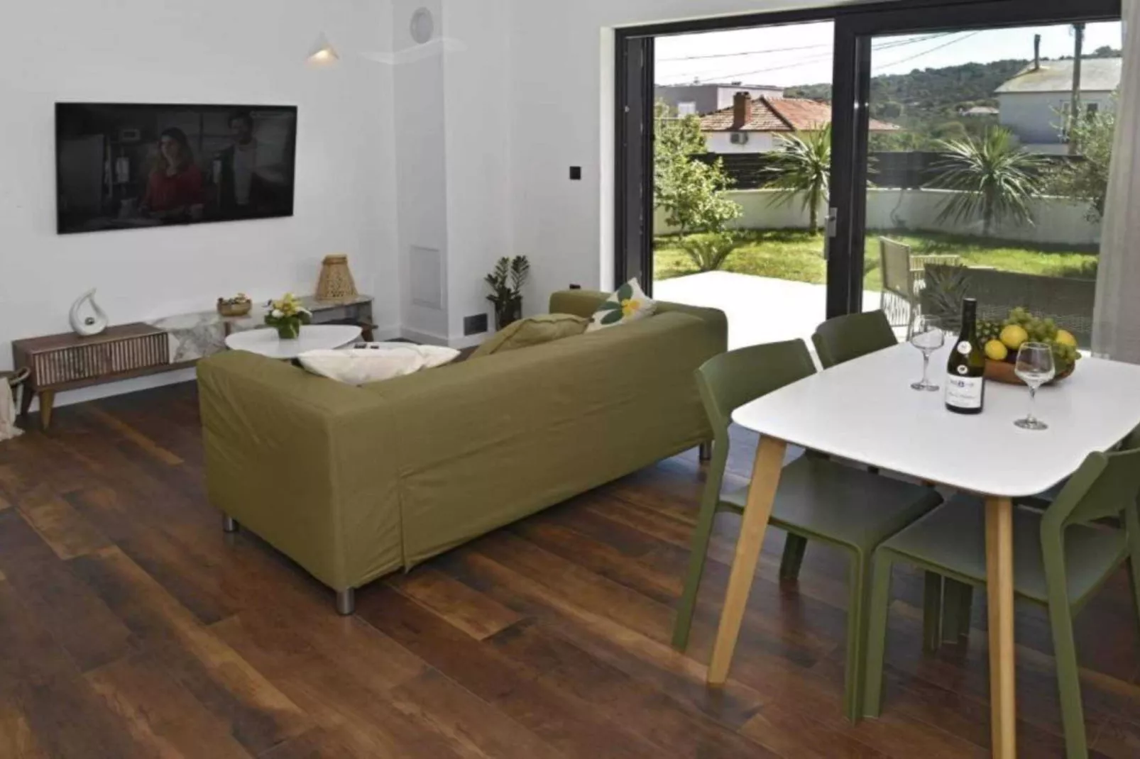 Luxury Slatine Apartments with Terrace and Garden - Two Bedroom Apartment with Terrace - Woonkamer
